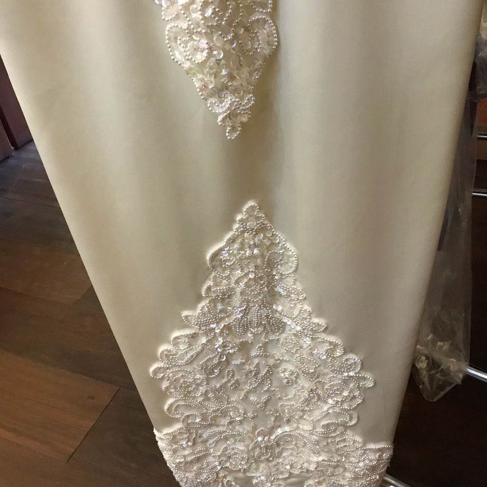 Beaded satin wedding dress V back will fit 2-4P